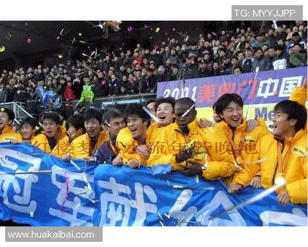 怀念过世足球明星的高清照片集锦，重温他们的辉煌瞬间与感人故事