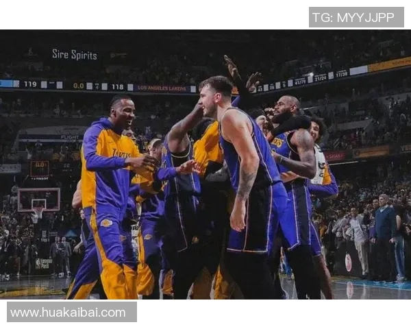 平民篮球明星在街头枪战中展现惊人技巧与勇气的精彩视频